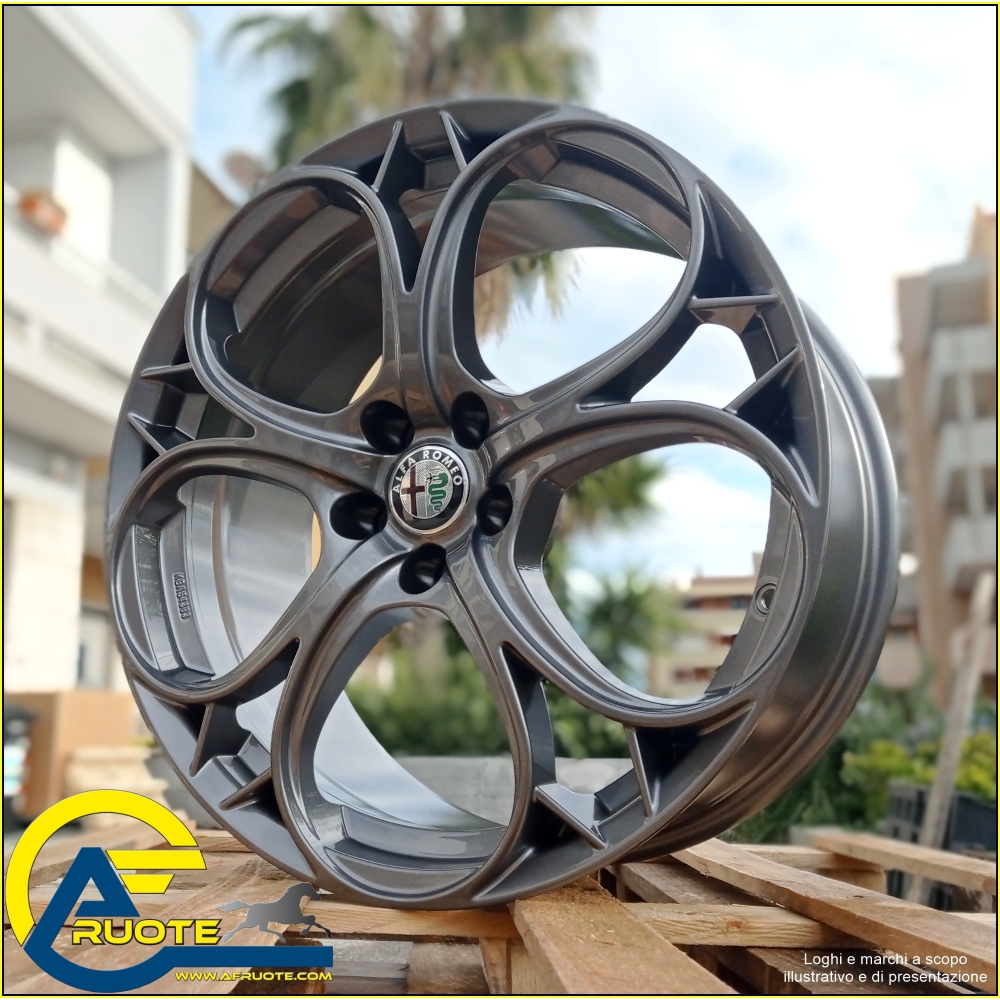 Cerchi in lega AVUS modello AC-520 finitura ANTHRACITE dimensione 8x18