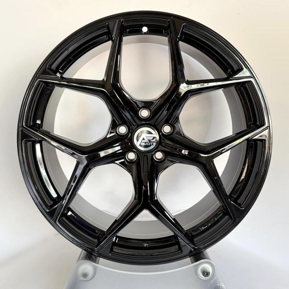 Cerchi in lega TECNOMAGNESIO modello TMG02 finitura NERO LUCIDO dimensioni 8x18