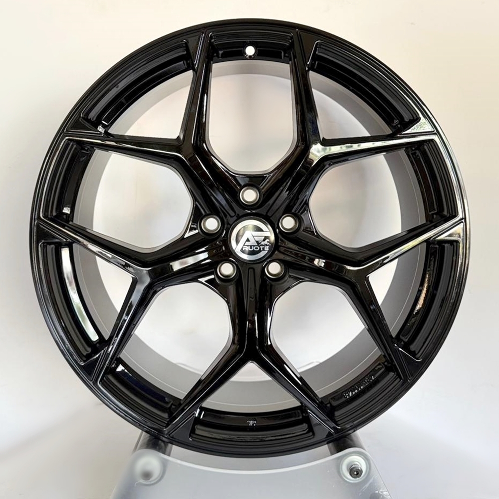 Cerchi in lega TECNOMAGNESIO modello TMG02 finitura NERO LUCIDO dimensioni 8x19